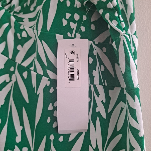 V-Neck Rufdle Sleeve Midi Dress - Picture 6 of 7